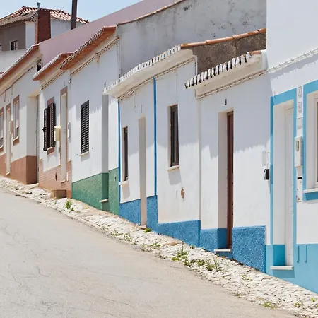 Feriehus Casa Kama Raposeira (Faro)